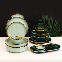 Assiette en céramique moderne et écologique, style classique avec motif durable pour les fêtes et les hôtels