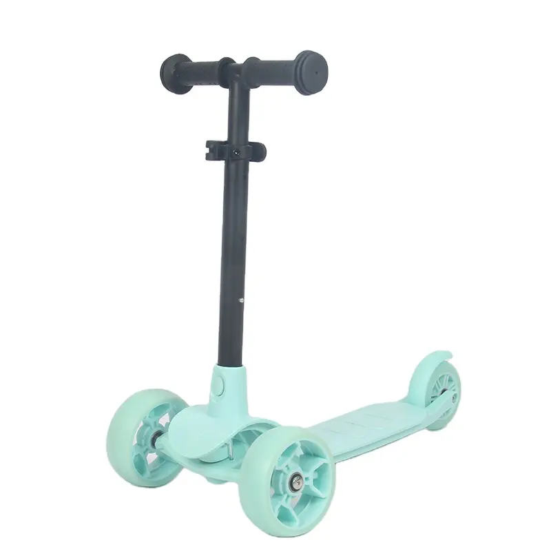 2023 vendita calda pieghevole elettrico per bambini 3 ruote Kick Scooter/bambini Spray giocattolo per bambini Scooter all'aperto con musica Baby Foot Scoter