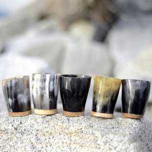 Verre à cocktail en corne de vache Viking, fait main, corne naturelle, écologique, passe au lave-vaisselle, léger, pour mariage, bière moderne - Product Image 1