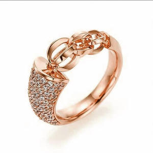 Anello Cocktail H207 in Oro Rosa con Cristalli Incastonati, Anello Raffinato da Donna per Uso Quotidiano - Product Image 1