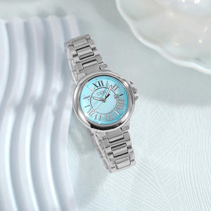 Elegante Reloj de Pulsera Redondo Pequeño para Mujer con Ventana de Calendario, Diseño Festivo para Días Festivos - Product Image 6