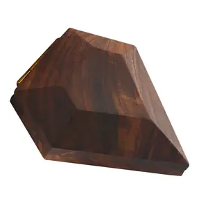 Scatola di legno anello di fidanzamento rotante anello di chiusura magnetica custodia di stoccaggio piccolo gingillo pentagono scatola del tesoro in legno con magnete