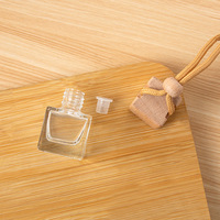 Flacon de parfum vide pour diffuseur d'air de voiture en verre de 8 ml, flacon en verre pour diffuseur d'air de voiture avec couvercle en bois D888
