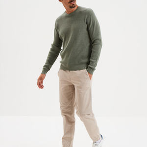 Suéter de Cuello Redondo de Punto Transpirable Inspirado en la Universidad para Hombre, Color Taupe, Costuras en Contraste, Mezcla de Algodón y Poliamida Heritage - Product Image 4