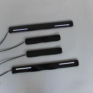 Pour <span class=keywords><strong>Mercedes</strong></span>-Benz GLS X167 Maybach : Bande de seuil de porte LED anti-rayures pour scooter - Product Image 2