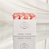 Boîte à fleurs carrée élégante de marque personnalisée avec poignée en ruban de soie, boîte cadeau en papier de qualité supérieure avec couvercle pour arrangement de roses préservées