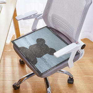 Cojín de Asiento Happybear de Seda de Hielo, Rectangular, Refrigerante y Transpirable, para Silla de Oficina, Diseño de Oso de Dibujos Animados, para Estudiantes - Product Image 1