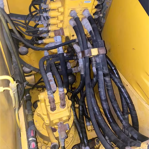 รถขุดตีนตะขาบ Komatsu PC110 มือสอง ราคาถูก 11 ตัน พร้อมมอเตอร์ ปั๊ม เกียร์บ็อกซ์ และเกียร์ สำหรับงานขุดดิน - Product Image 4