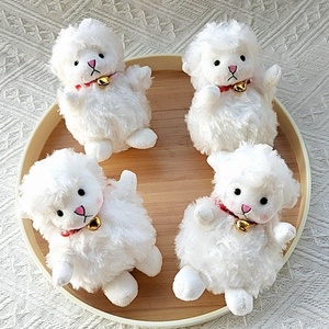 Lindo Llavero de Peluche de Oveja para Cumpleaños y Otras Ocasiones, Colgante de Juguete de Animalito Cordero Súper Suave con Relleno de Algodón PP, Personalizable - Product Image 1