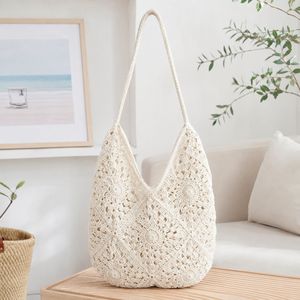 Borsa tote fatta a mano all'uncinetto con motivo a rombi, stile nonna, bianca e nera, tessitura geometrica, stile Ins, retrò, artistica, da spiaggia - Product Image 3