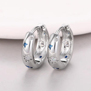 Orecchini a Cerchio con Zirconi a Stella, Placcati in Oro Bianco, in Lega, Regalo Carino per Donne, Gioielli con Taglio Brillante Rotondo e Montatura a Griffe, Orecchini alla Moda - Product Image 4