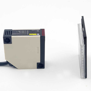 <span class=keywords><strong>E3JK</strong></span>-R4M2 <span class=keywords><strong>E3JK</strong></span>-<span class=keywords><strong>R4M4</strong></span> 4M AC220V với gương không có công tắc quang điện loại rơle NC - Product Image 1