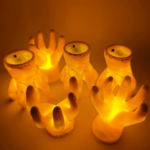 Accessori Decorativi per Halloween, Capodanno Cinese e Natale, Mano di Wednesday Addams con Luce a Batteria - Product Image 3