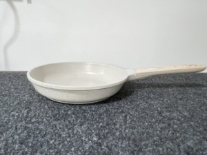 Boreine 7-קטע כלי בישול לא מקל להגדיר עיצוב קלאסי עם ידיות בקליט ידידותי לסביבה לשימוש במטבח - Product Image 6