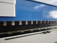 Presse plieuse hydraulique synchronisée entièrement automatique 4100 mm avec contrôleur Delem CNC DHS-110/4100 et moteur 7,9 kW pour le pliage de tôles