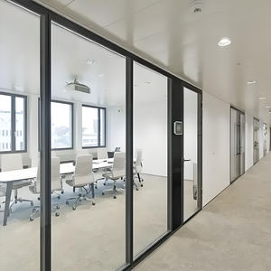 <span class=keywords><strong>Séparateur</strong></span> <span class=keywords><strong>de</strong></span> verre PDLC haut <span class=keywords><strong>de</strong></span> gamme cadre en aluminium contrôle intelligent tailles personnalisées cloisons <span class=keywords><strong>de</strong></span> <span class=keywords><strong>bureau</strong></span> à gradation électrique économes en énergie - Product Image 2
