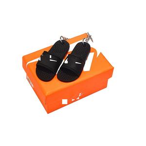 Porte-clés tendance pour couple, modèle en plastique pour chaussures plates, décontracté - Product Image 3