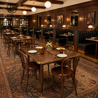 Meubles de restaurant et de café sur mesure Ron Group, table carrée en bois, chaise en bois courbé, banquette en cuir demi-cercle