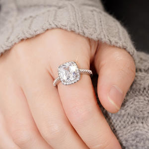 Anello con Diamante Taglio Cushion, Diamante Naturale, Stile Classico per Fidanzamento Femminile - Product Image 5