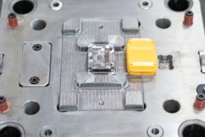 Servizio Professionale di Stampaggio a Iniezione Made in China, Produzione e Realizzazione di Stampi Personalizzati per Parti in Plastica - Product Image 4