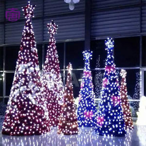 Guirlande lumineuse LED de Noël avec décorations illuminées pour la rue, le centre commercial, l'hôtel, la station balnéaire et les événements de Noël, en vente - Product Image 4