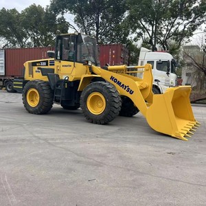 Cargadora de Ruedas KOMATSU WA320-5 Versátil y Eficiente para Movimiento de Tierras con Cargador Frontal, Nueva, Capacidad de Carga de 4 Toneladas - Product Image 3