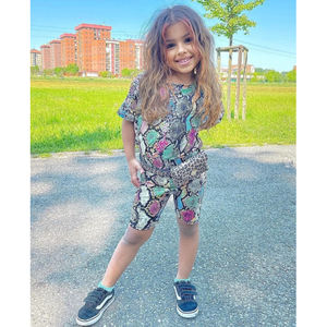 Conjunto de Ropa Infantil al por Mayor, Estilo Boutique, Patrón de Piel de Serpiente, 2 Piezas, Shorts de Motero para Niñas Pequeñas - Product Image 1