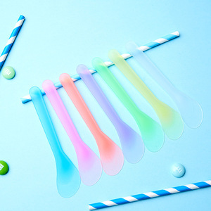 ช้อนพลาสติกสำหรับมาส์กหน้า ยาว 12.4 ซม. สำหรับทาครีมและบรรจุภัณฑ์เครื่องสำอาง มีตัวเลือกสีให้เลือก - Product Image 2