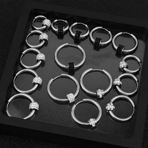 Meilleures ventes : Boucles d'oreilles créoles unisexes en acier inoxydable plaqué argent, design simple, multi-tailles, bijoux tendance, vente en gros - Product Image 1