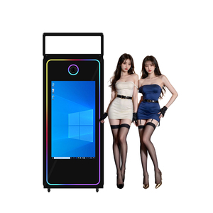 Miroir magique interactif numérique de 70 pouces pour photomaton avec caméra, barre LED, écran tactile, compatible avec les appareils photo <span class=keywords><strong>reflex</strong></span> numériques - Product Image 1