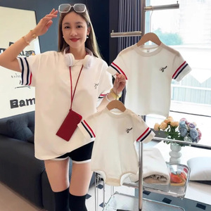 Zhi Zhi Le Y2556 Maglietta Estiva Casual per Famiglia, Stile Trendy Streetwear, Stampa Cartoon Mamma Papà Cucciolo, Traspirante, Lavorata a Maglia, 100% Cotone, Vestibilità Ampia - Product Image 1