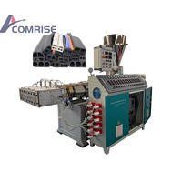 Machine d'extrusion pour panneaux muraux en PVC, panneaux de porte en plastique imitation bois et bandes de fenêtre