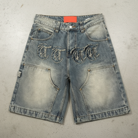Shorts en jean délavé bleu avec broderie de patchs personnalisés LOGO, style streetwear, double poche à genou, cargo Jorts