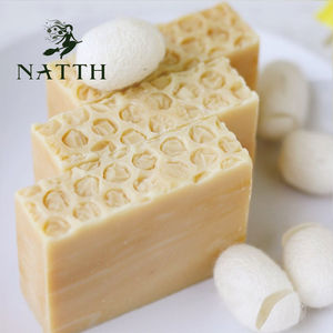 Savon artisanal au miel naturel de <span class=keywords><strong>Marseille</strong></span> avec soie, hypoallergénique, non irritant, exclusif pour les femmes enceintes et les enfants - Product Image 1