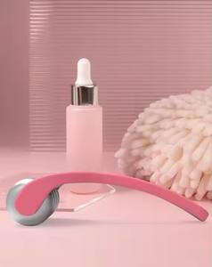 Système de dermarolling au meilleur prix, rouleau de glace rouge, garantie 1 an, équipement de beauté pour <span class=keywords><strong>le</strong></span> visage et <span class=keywords><strong>le</strong></span> corps, technologie de compression de glace en alliage d'aluminium - Product Image 3