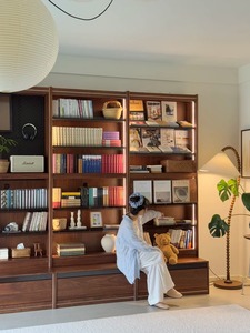 Libreria Modulare Moderna in Legno di Noce, Grande Mobile Contenitore da Parete per Soggiorno, Scaffale Espositivo con Cassetti, Design Personalizzabile - Product Image 4