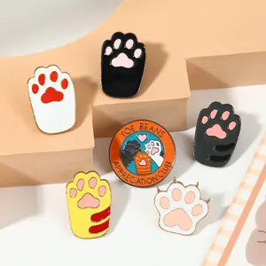 Animal Design Hot Sale Amazing Cat Paw Various Cute Hard Enamel Fashion Lapel Pins
