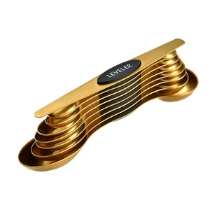Juego de 8 Cucharas Medidoras Magnéticas Apilables de Acero Inoxidable Dorado, de Doble Cara, con Nivelador - Product Image 2