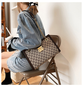 Nuevo bolso de moda Retro para mujer, diseño Simple y portátil, elegante bolso de hombro de gran capacidad con estampado para mujer - Product Image 4