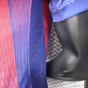 Camisetas de Fútbol al por Mayor, la Nueva Camiseta Local del Barcelona para la Temporada 2025-2026, Personalizable para Jugadores y Aficionados - Product Image 2