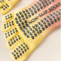 Logo personnalisé Paillettes Design Antidérapant Femmes Sport Chaussettes De Yoga Custom Gym Toe Pilates Grip Chaussettes
