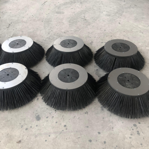Brosse latérale de balayeuse <span class=keywords><strong>Dulevo</strong></span> 5000 de haute qualité, en PP et fil d'acier mélangé, pour gouttières - Product Image 2