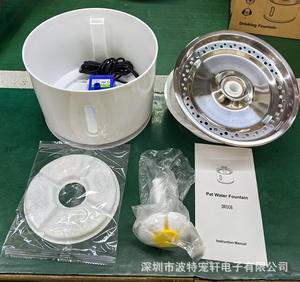Fontaine à eau pour chat portable, solide, automatique, étanche, 2,4 L, en plastique, vente en gros 2026 - Product Image 5