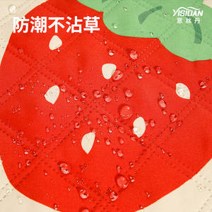 Tapete de Picnic Rectangular Liliputi, Impermeable, Compacto, Lavable a Máquina, Tapete de Camping para Exteriores con Diseño de Fresas - Product Image 2