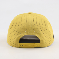 Casquette de golf personnalisée de haute qualité à 5 panneaux entièrement perforée, casquette de baseball sportive, chapeau d'extérieur imperméable avec logo en PVC et badge métallique