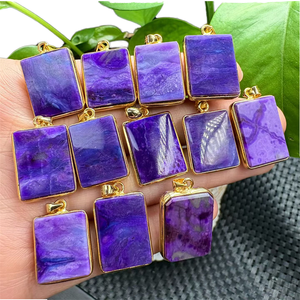 Colgante de Sugilita Natural Pulida Hecha a Mano con Cabujón, Gema Energética Curativa, Anillo de Joyería Temática de Amor con Cristal Kindfull - Product Image 1