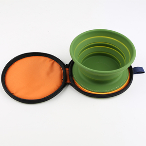 Gamelle portable en silicone de 760 ml pour chien avec sac de voyage et fermeture éclair, design moderne sérigraphié, pour l'alimentation et l'eau - Product Image 3