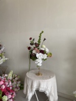 Bouquet de fleurs artificielles rouge et vert de style campagnard pour centre de table de mariage