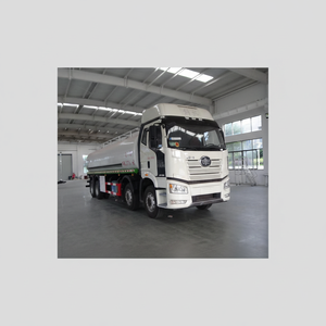 Camion-citerne HOWO 8x4 30 000L pour le transport de mazout, de diesel et d'essence - Product Image 1