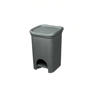 BIS Intreccio Line Pedal Bin 6, Cubo de Basura de Plástico Gris Oscuro de 18 L con Tapa de Accionamiento por Pedal para Cocina y Baño - Product Image 1